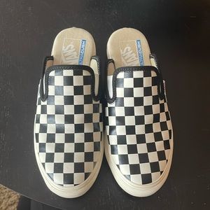 Slip on checkered vans 6.5
